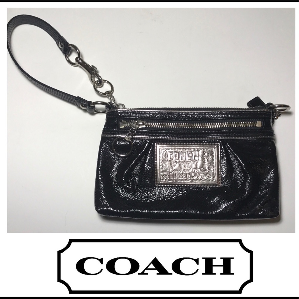 COACH POPPY BLACK PATENT LEATHER WRISTLET BAG